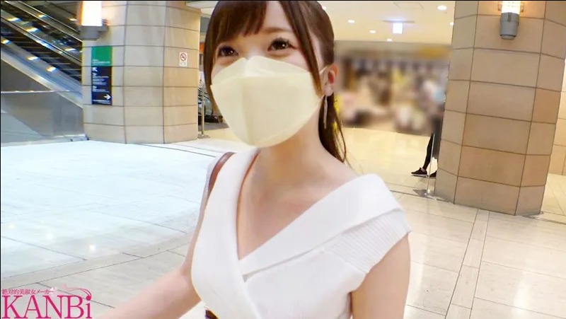 老公不在家⋯巨乳小馬的她帶男優回家3P！