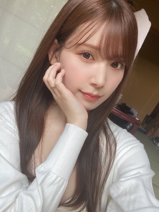 加入人妻片商！ B罩杯仙女氣質美少女「明里䌷」Madonna專屬決定！最新作慘遭公公猥褻！