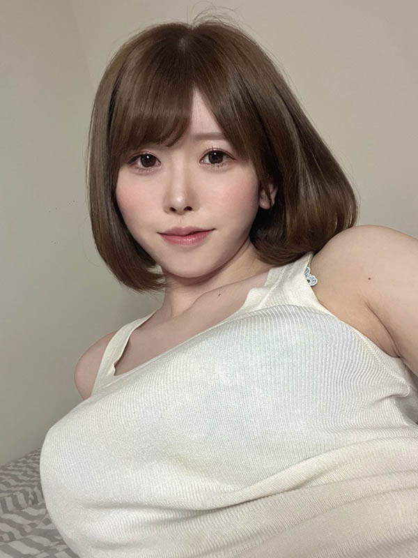 G奶嫂「明日見未來」在家色誘我,「又吸又舔」2天忍不住來10發!