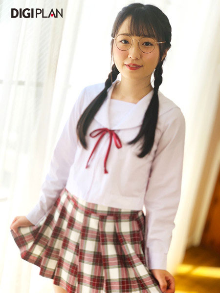 解密！那位無碼賣家口中100年才有一個的美小女是？ …